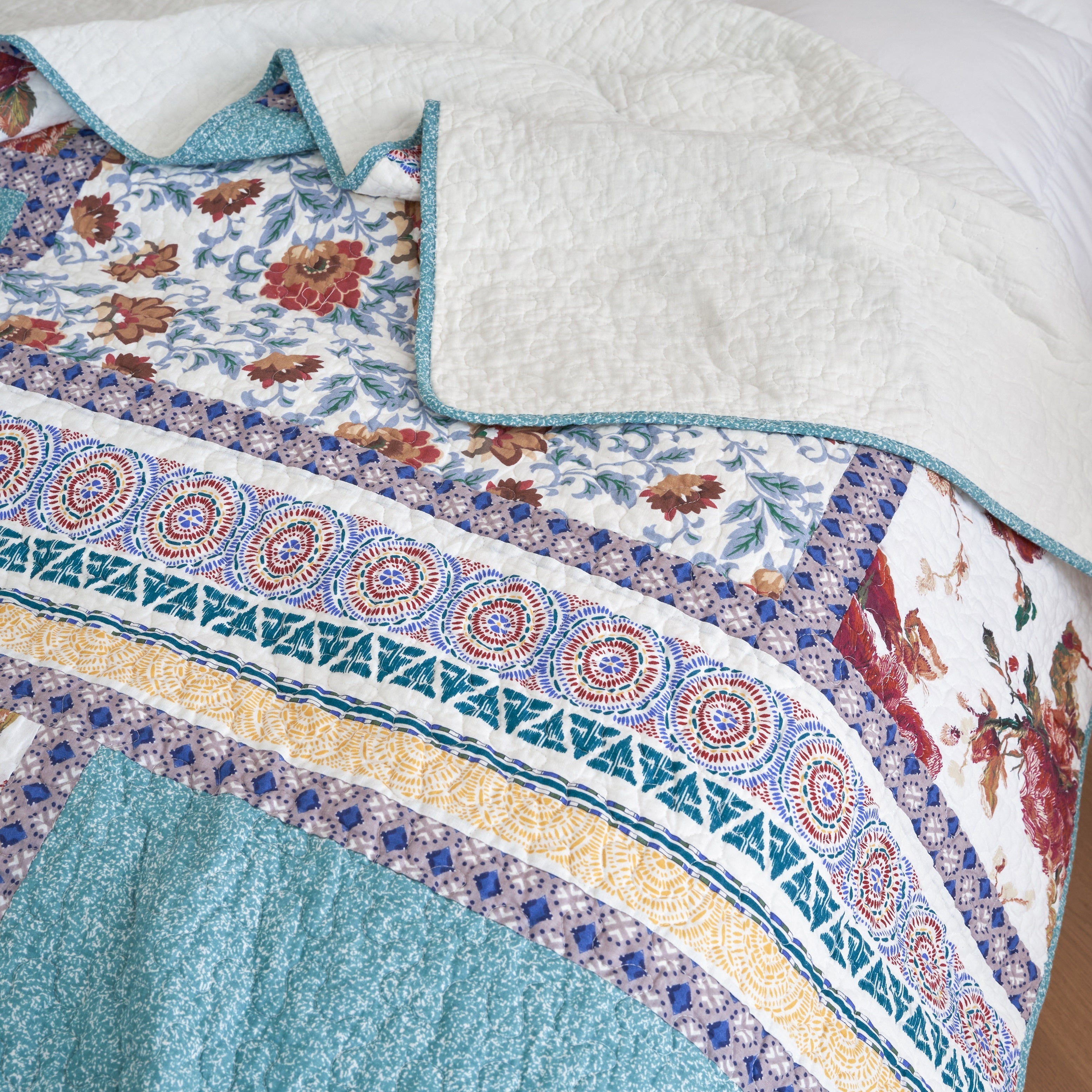 Tache Old World Garden Hummingbird Quilt