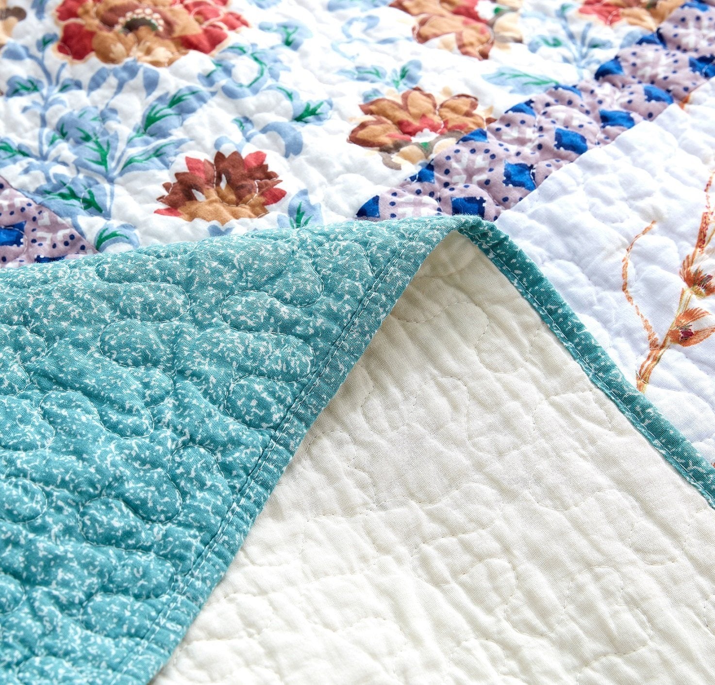 Tache Old World Garden Hummingbird Quilt